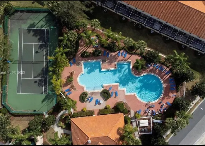 Luxurious Farm Style House